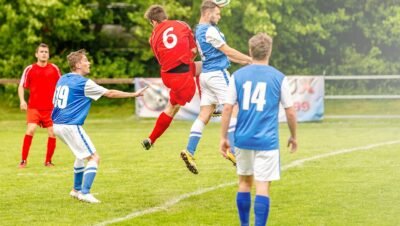 como o primeiro volante controla a zaga e evita recuos perigosos